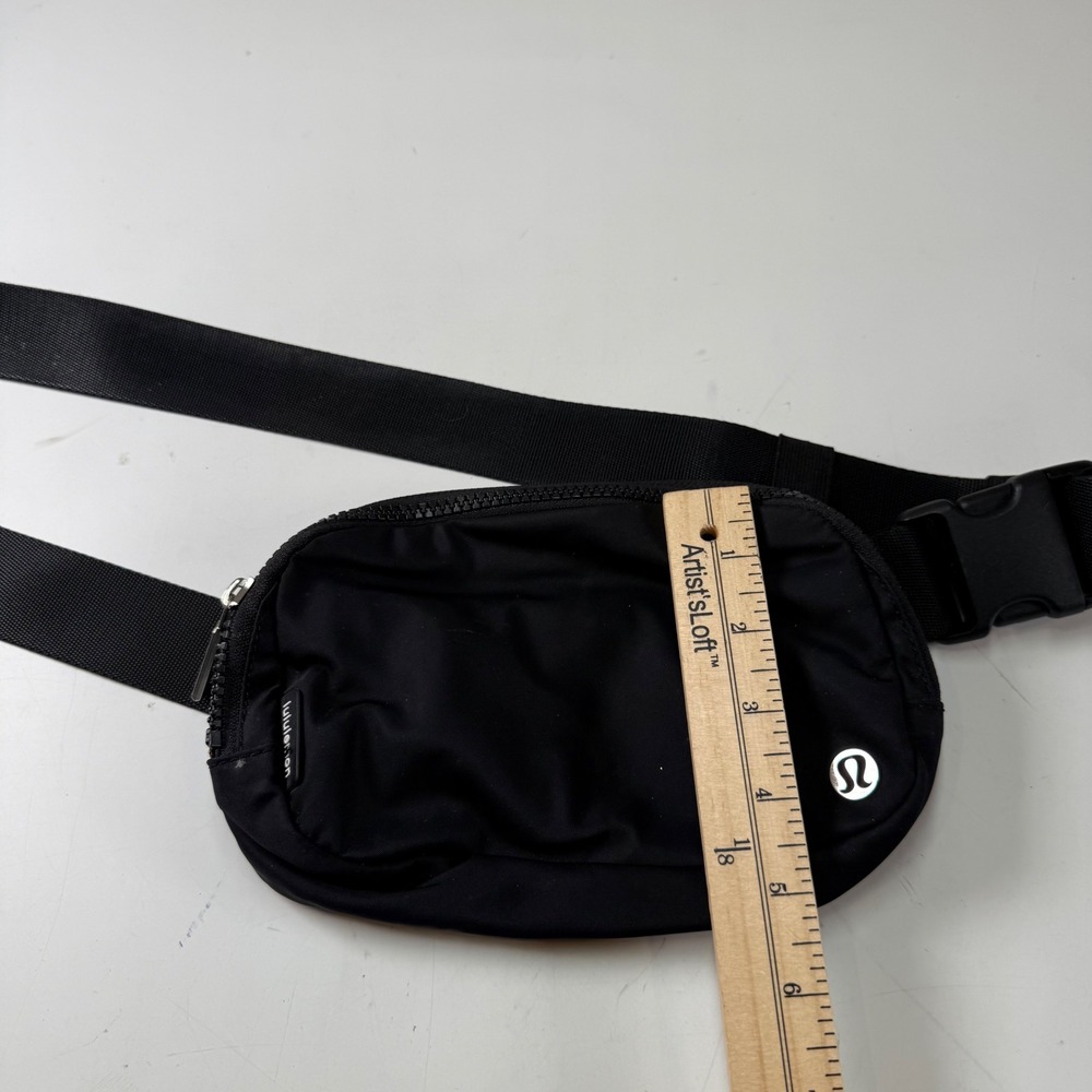 Lululemon Black Travel Crossbody Belt Bag One Size - Picture 7 of 10